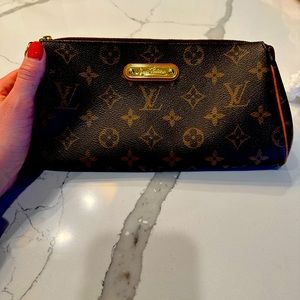 Louis Vuitton Eva clutch with dust bag